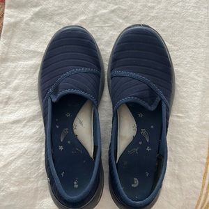 BZees Blue Slip -On Shoes size 7